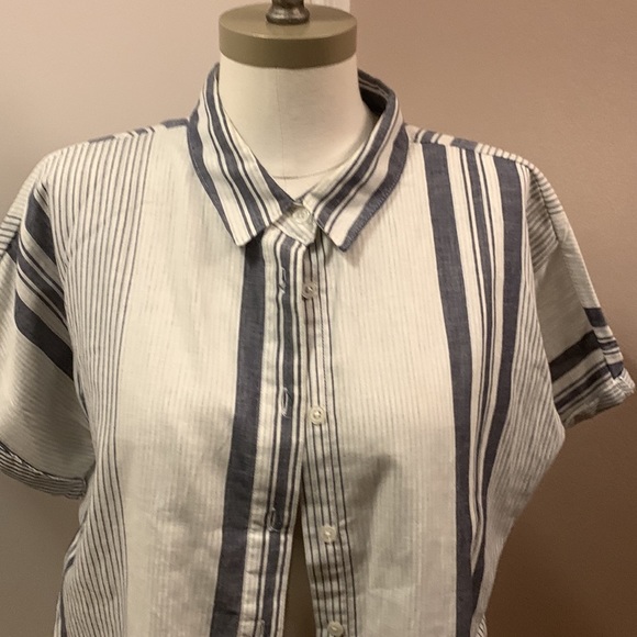 THREAD and Supply Striped Cotton Cropped Button Down Shirt Size M- New W/Out Tag - Picture 2 of 10